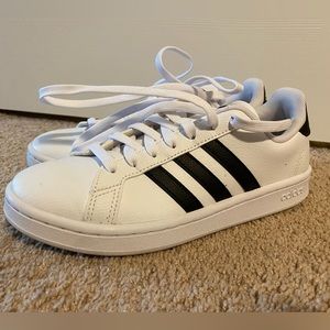 Adidas grand Court size 7 womens. Great shape worn once